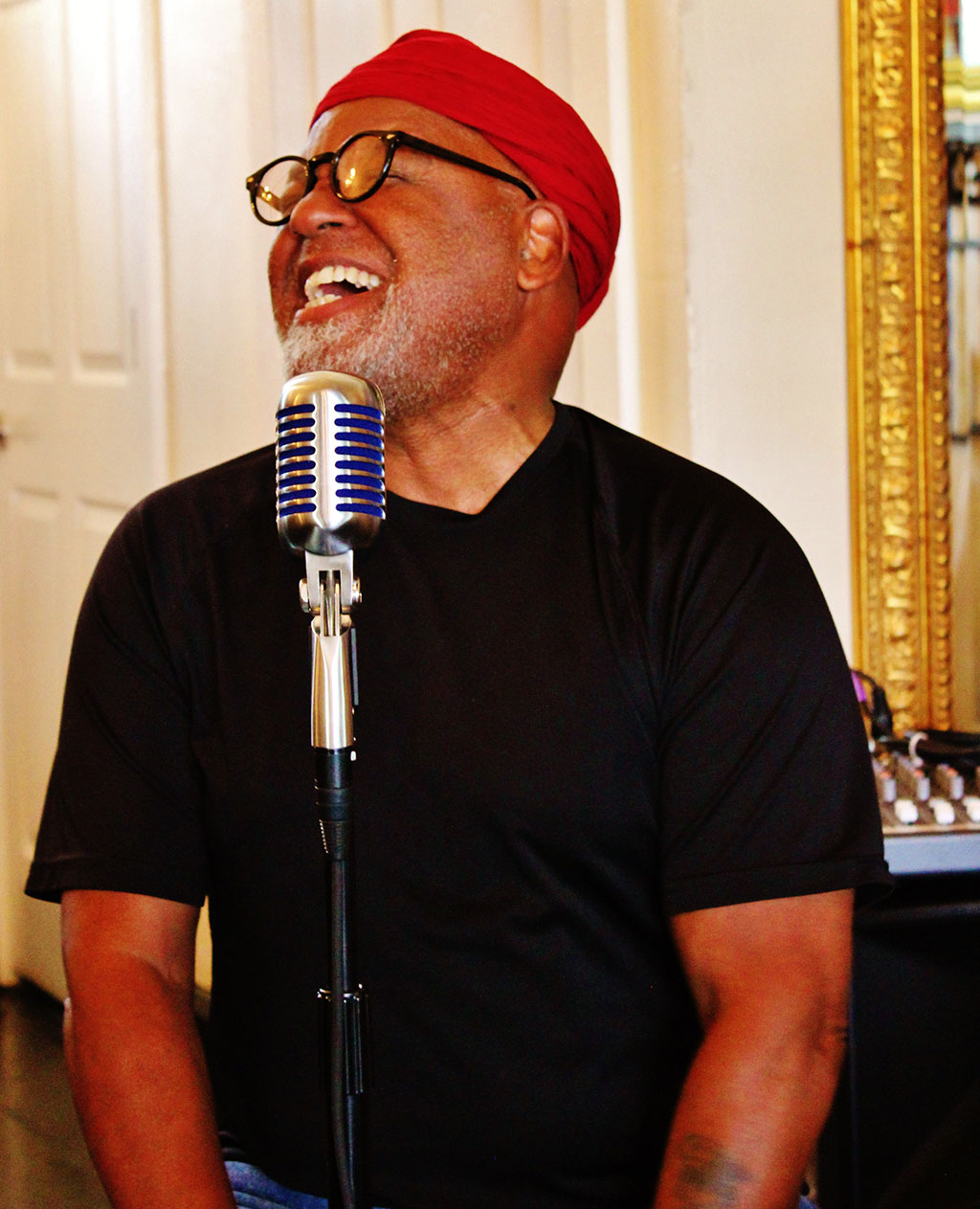 Eddie Johnson was in rare form as he went deep into acapella covers of Bill Withers 'Lovely Day' and Al Jareau scats.